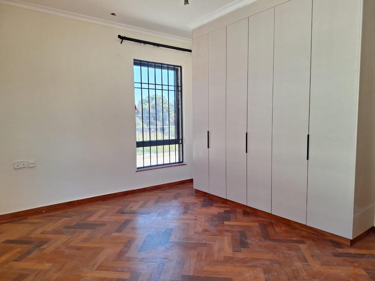 5 Bed Townhouse with En Suite in Loresho - 15