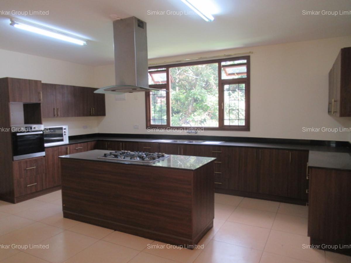 4 Bed Apartment with En Suite at Riverside Drive - 5