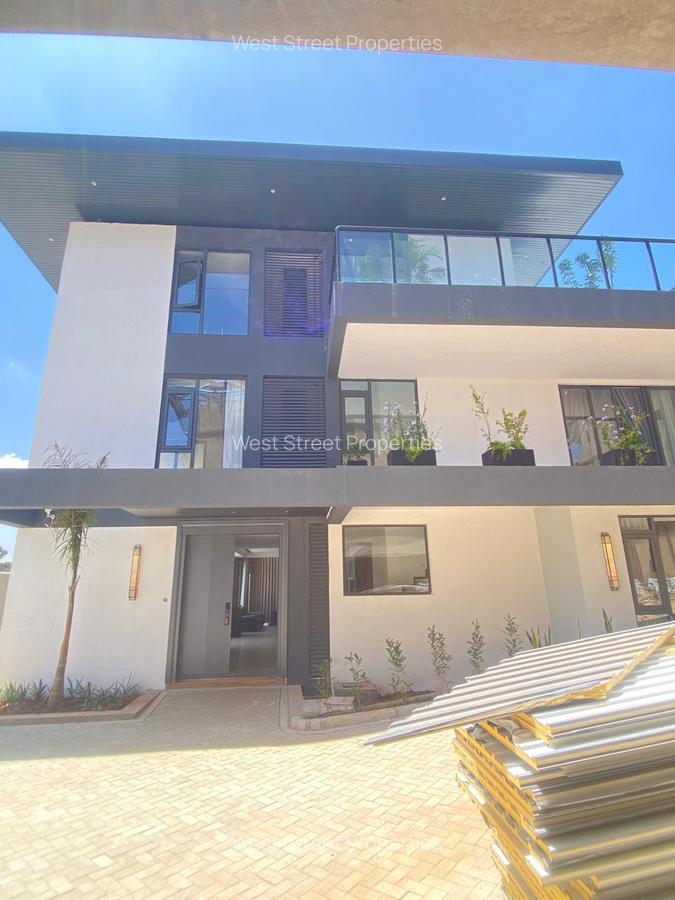 5 Bed Villa with En Suite at Lavington - 6