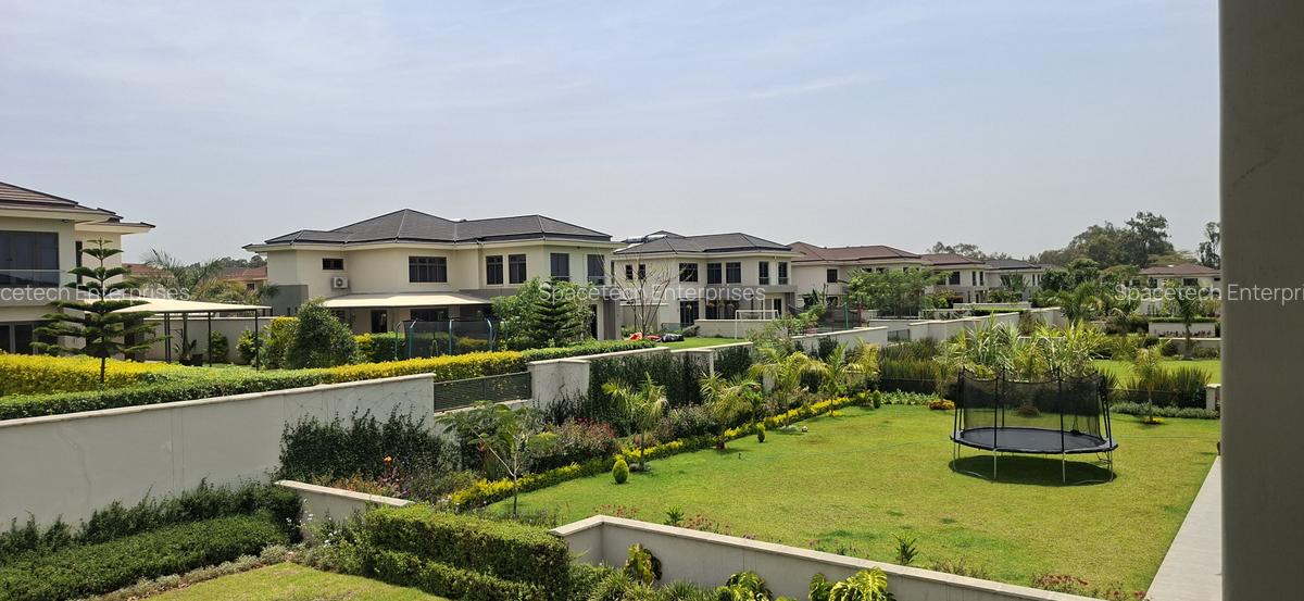 4 Bed Townhouse with En Suite in Karen - 2