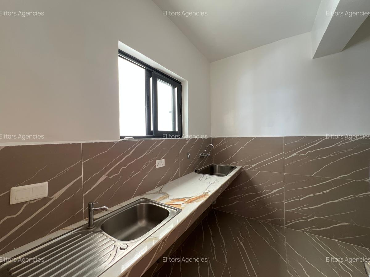 4 Bed Apartment with En Suite at Lantana Road - 19