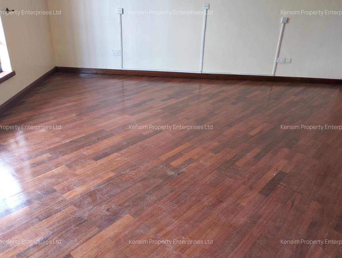 4 Bed Townhouse with En Suite in Lavington - 7