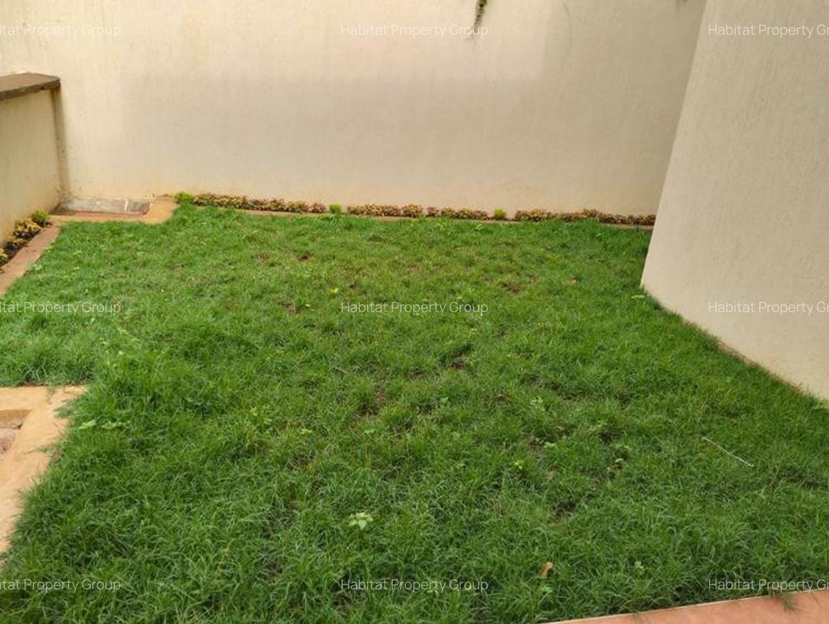 4 Bed Townhouse with En Suite at Grevillea Groove - 16