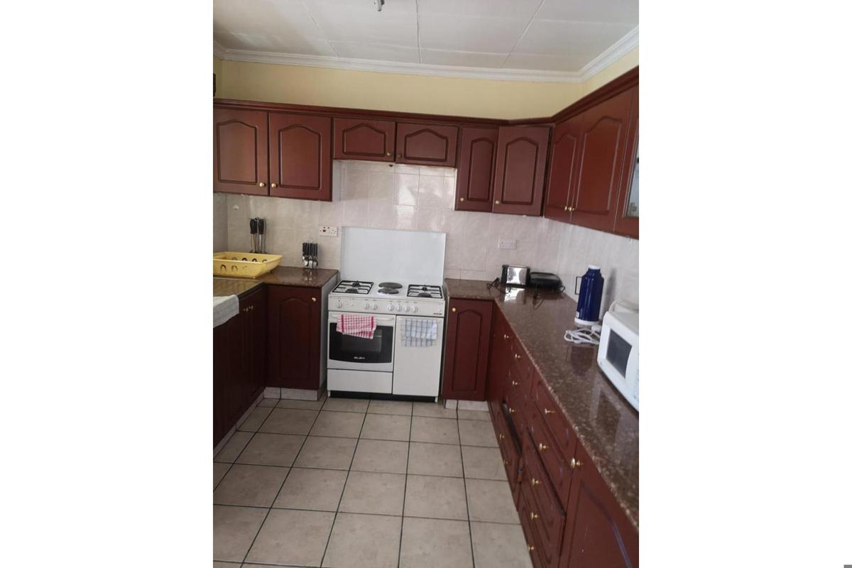 3 Bed Apartment with En Suite in Upper Hill - 4