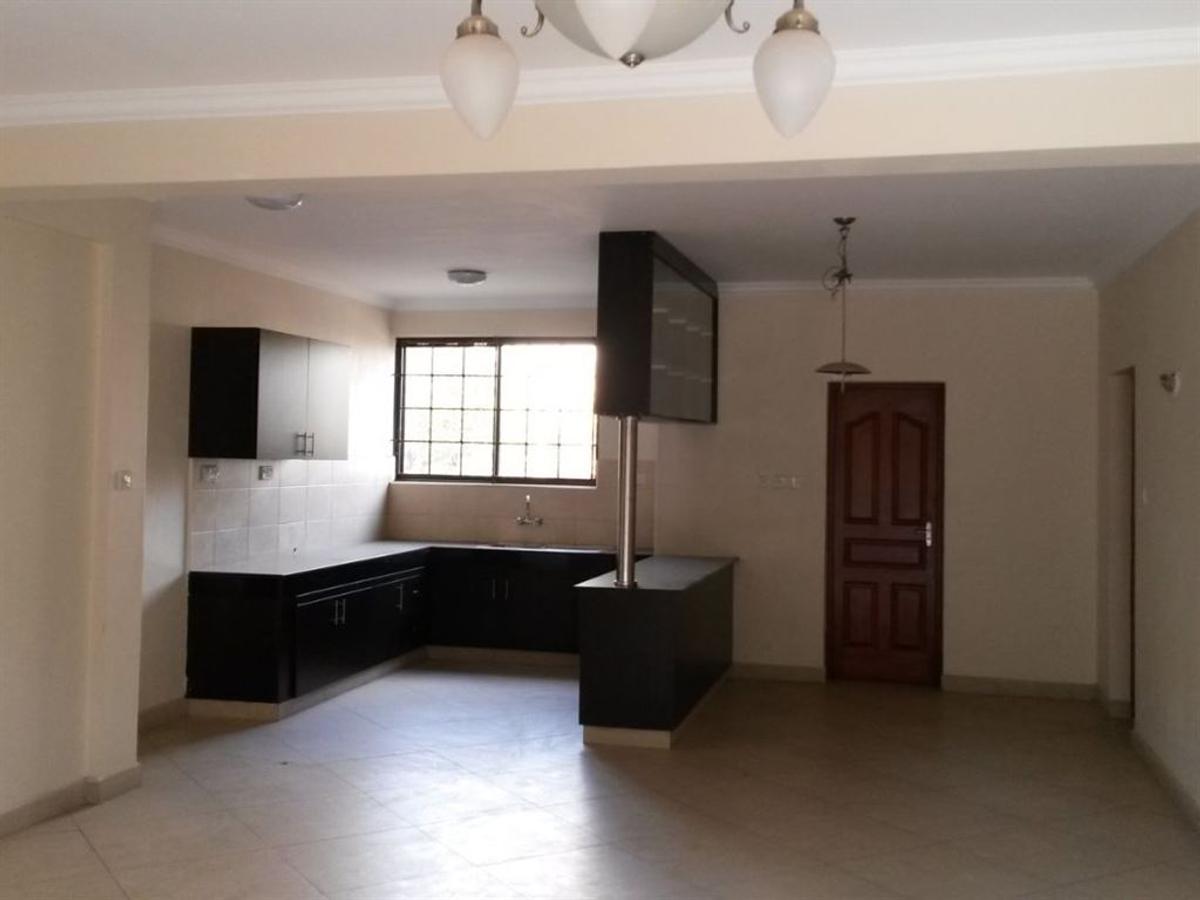 3 Bed Apartment with En Suite at Daidai - 5