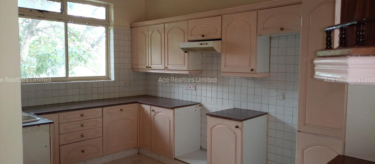 3 Bed Apartment with En Suite at Rhapta Road - 3