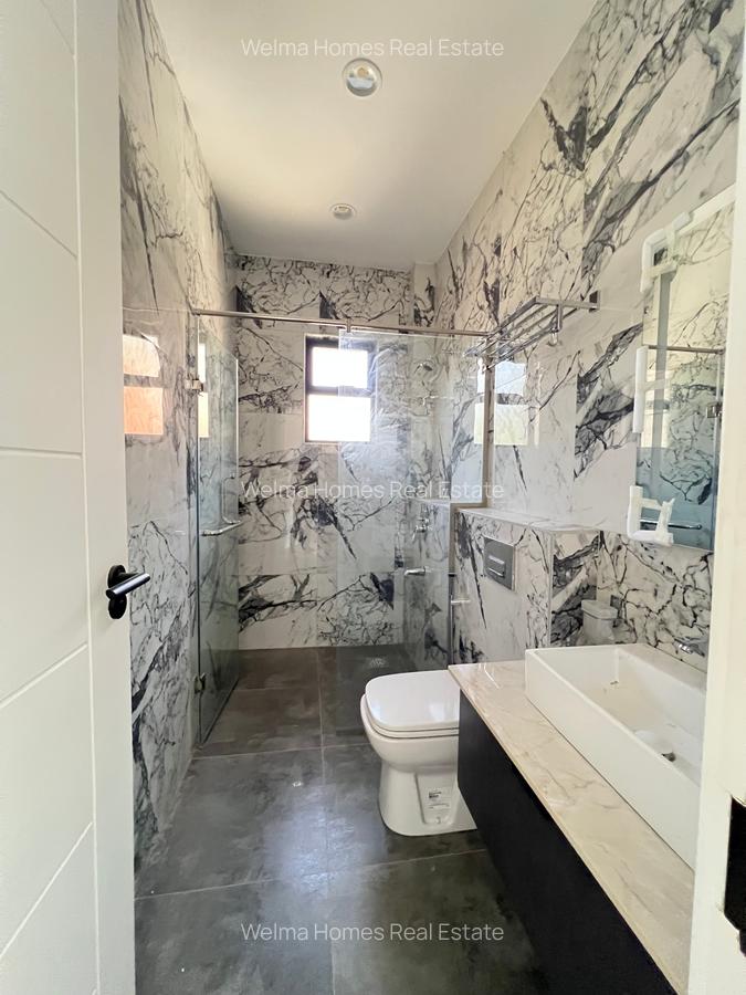 1 Bed Apartment with En Suite at Brookside - 10