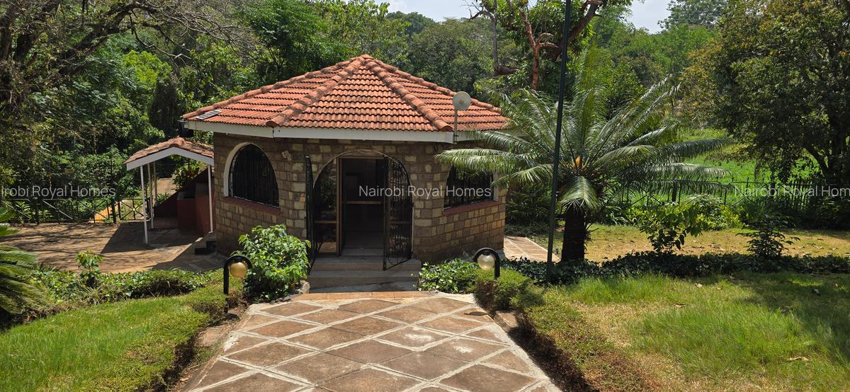 5 Bed House with En Suite at Off Un Avenue - 9