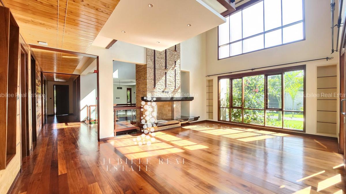 5 Bed Townhouse in Runda - 6