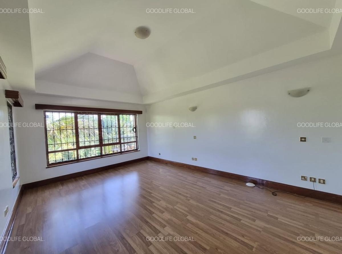5 Bed House with En Suite at Runda - 13