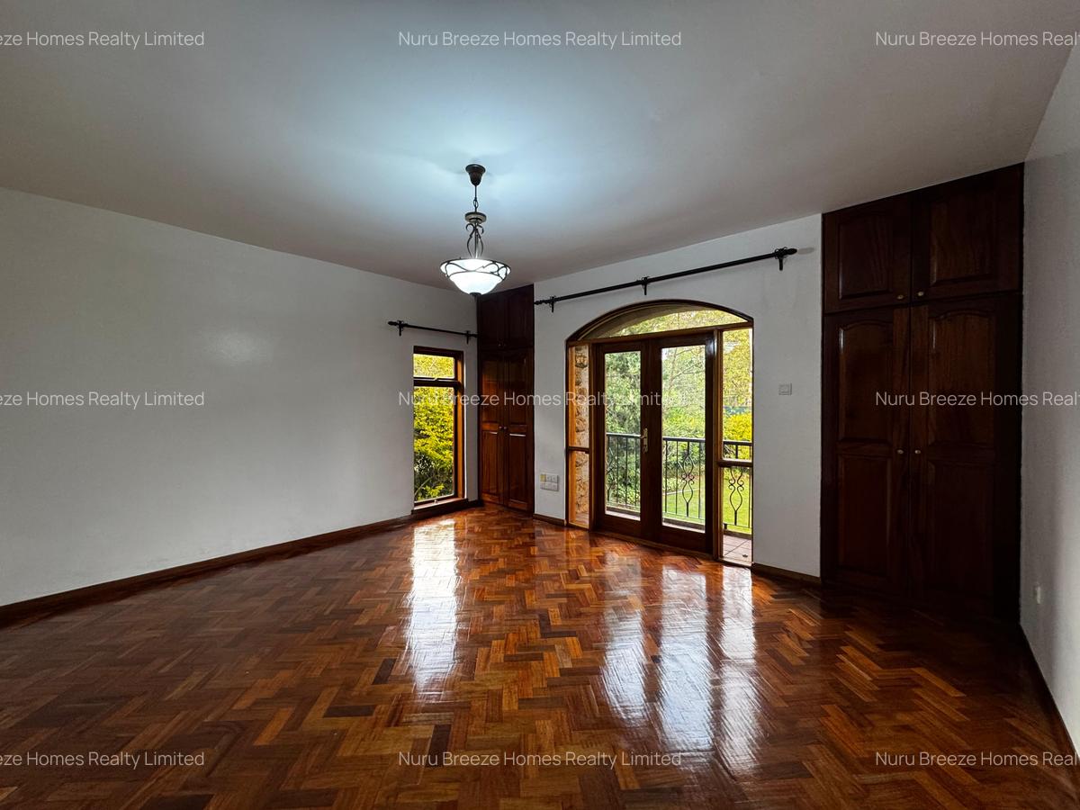 5 Bed Townhouse with En Suite in Karen - 6