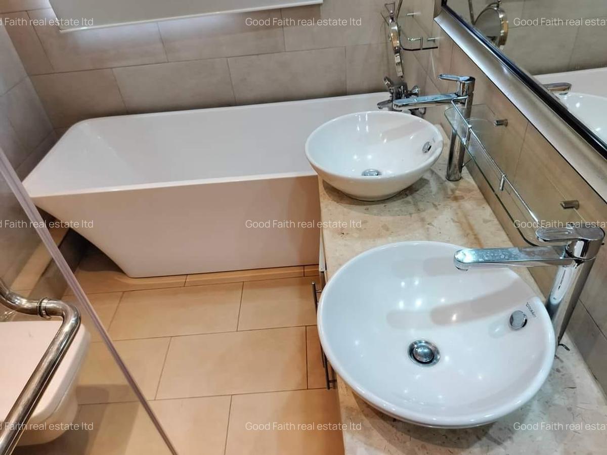 5 Bed Villa with En Suite in Runda - 14