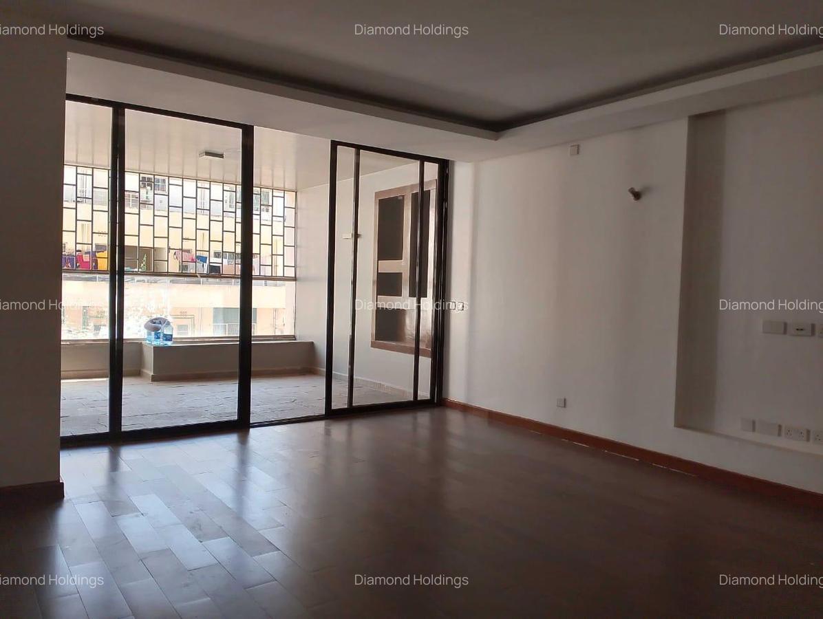 3 Bed Apartment with En Suite at Parklands - 3