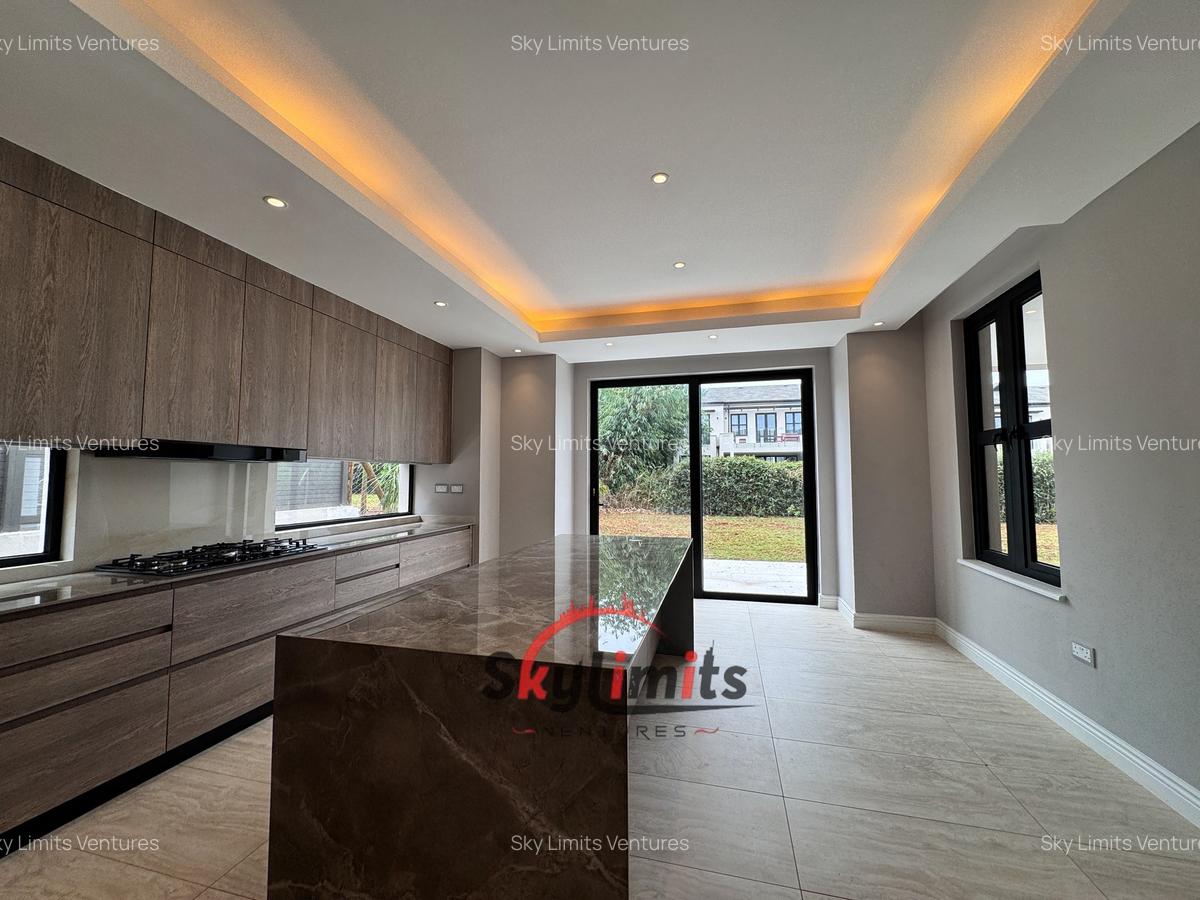 5 Bed Villa with Swimming Pool in Runda - 5