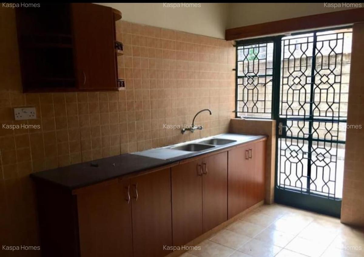5 Bed Villa with En Suite in Lavington - 14