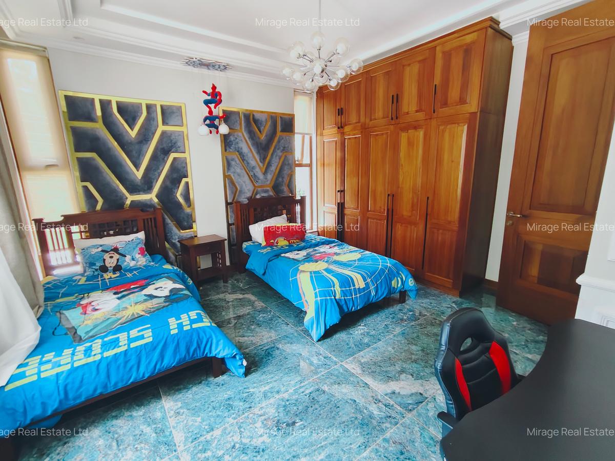 6 Bed Villa with En Suite in Lavington - 11