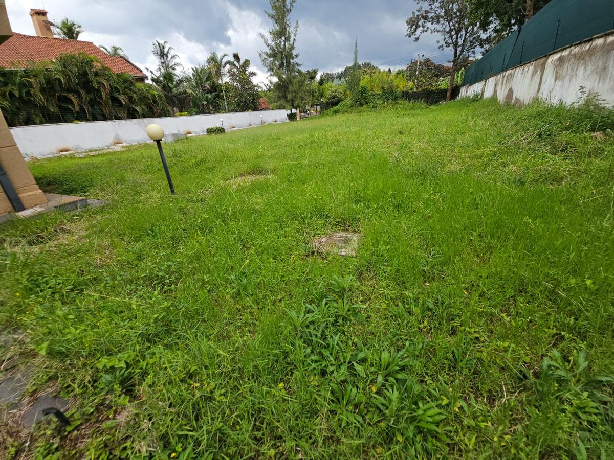 6 Bed House with En Suite in Runda - 15