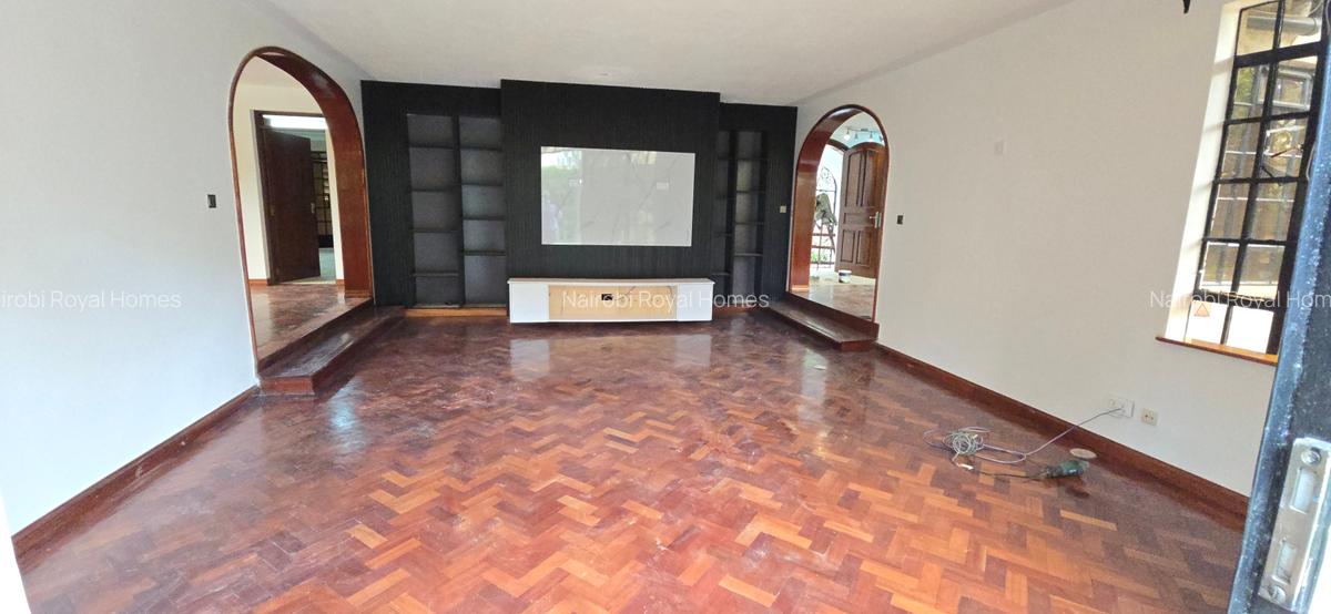 5 Bed Townhouse with En Suite at Lavington Green - 9