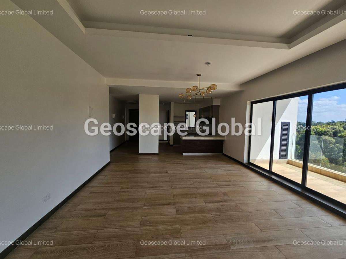 3 Bed Apartment with En Suite in Rosslyn - 3