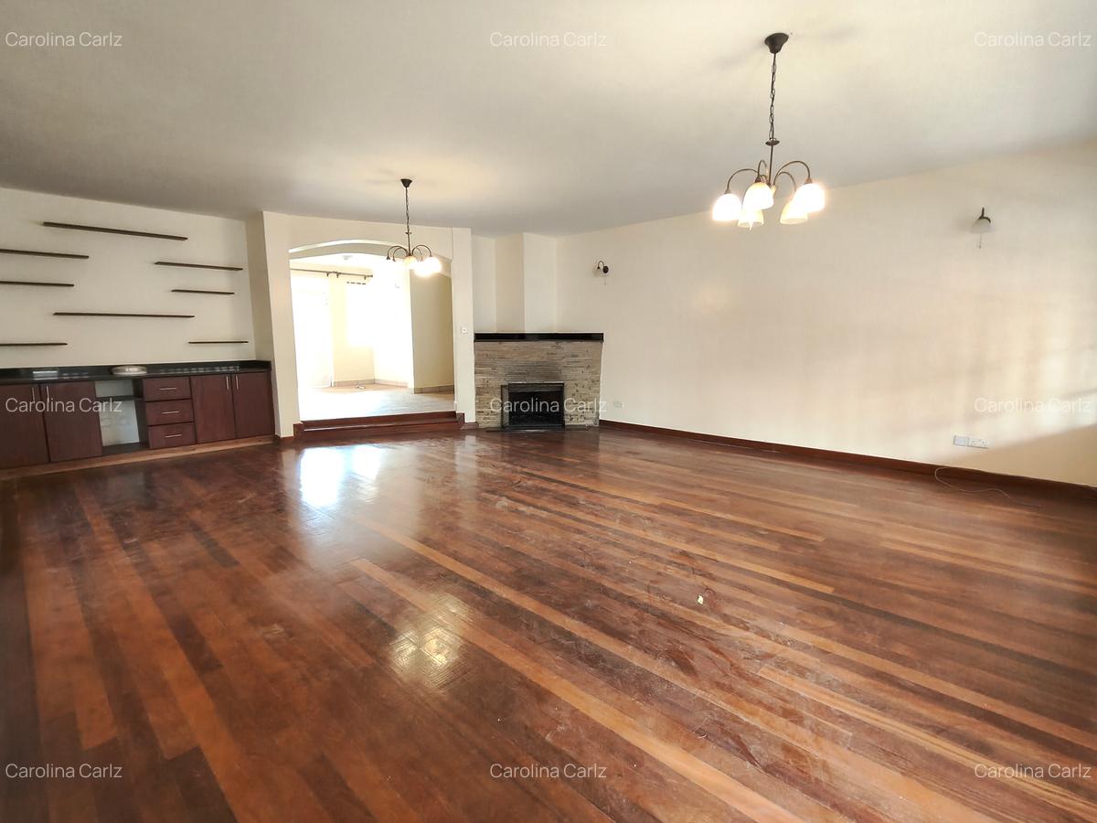 4 Bed House with En Suite at Rosslyn Lone Tree - 3