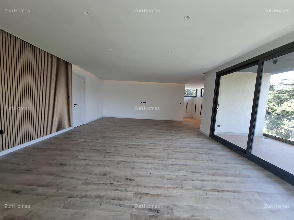 5 Bed Townhouse with En Suite in Lavington - 6