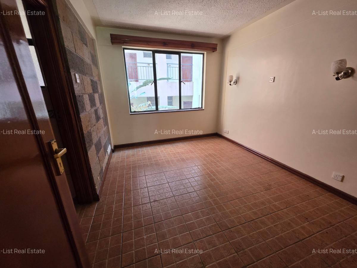 1 Bed Apartment with En Suite at Wood Avenue - 10