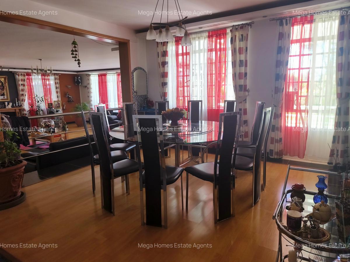 5 Bed House with En Suite in Runda - 16