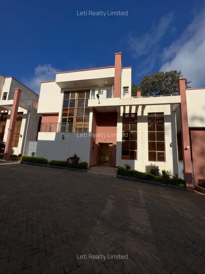 5 Bed Townhouse with En Suite in Lavington - 3
