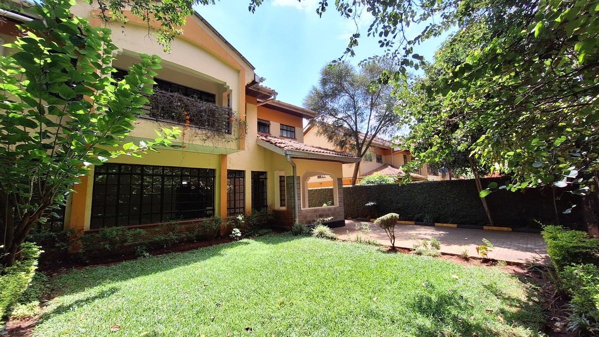 4 Bed Townhouse with En Suite in Lavington - 12