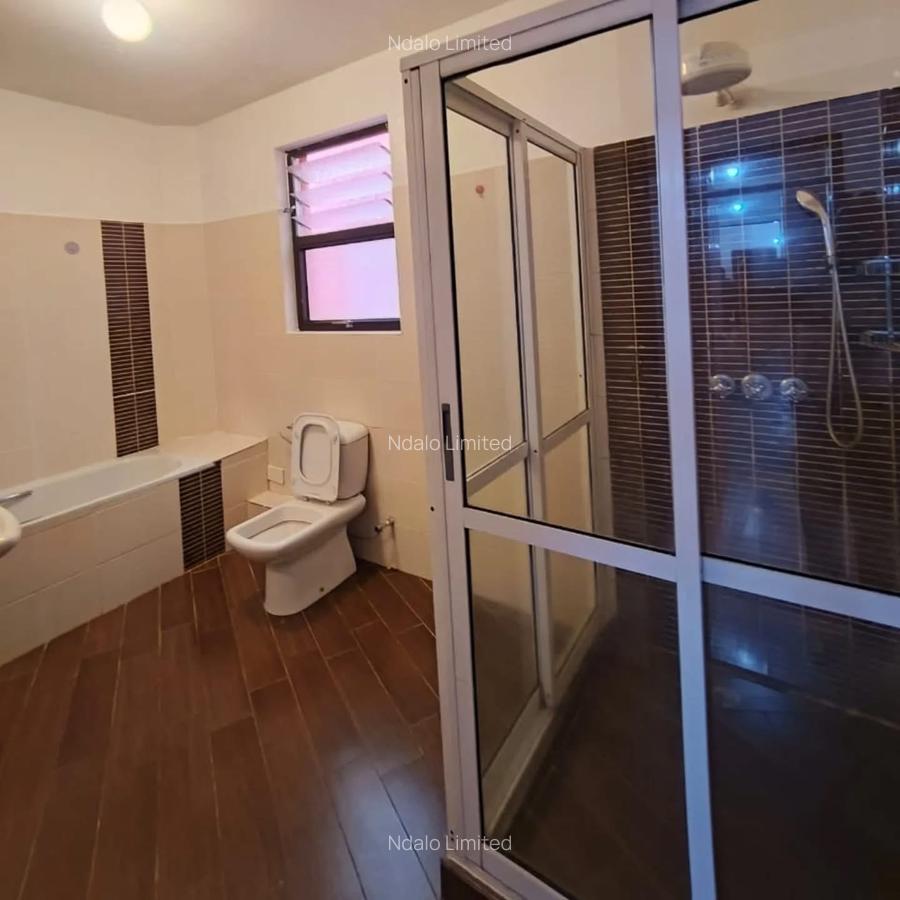 3 Bed Apartment with En Suite at Lavington - 13