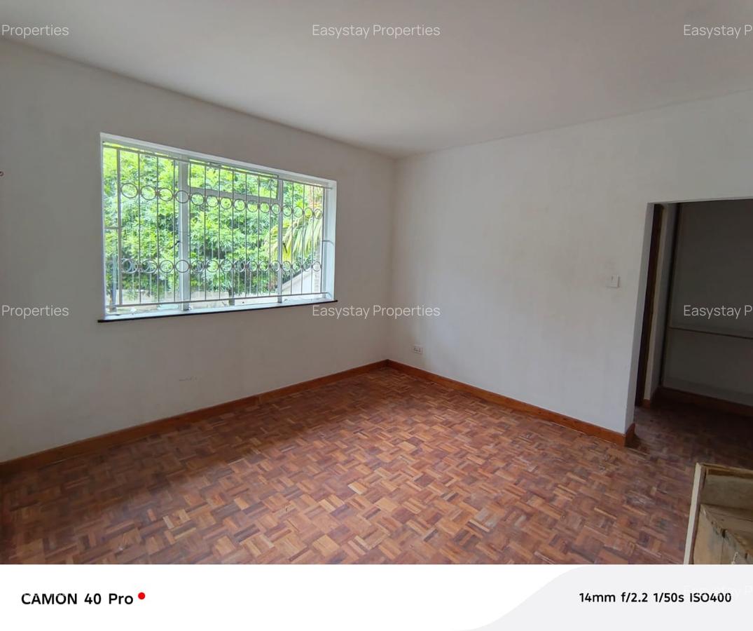 4 Bed House with En Suite in Runda - 8