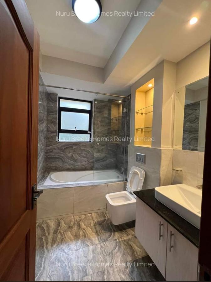 3 Bed Apartment with En Suite in Riverside - 19