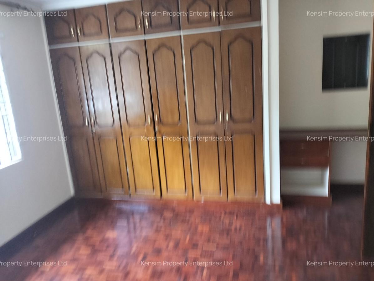 5 Bed Townhouse with En Suite in Lavington - 9