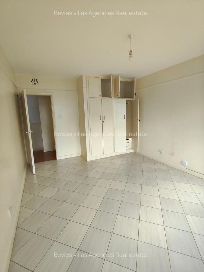 5 Bed Townhouse with En Suite at Westlands - 9