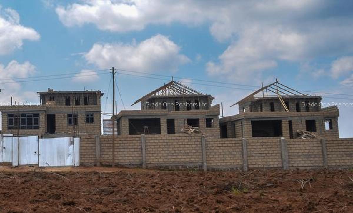 5 Bed Villa with En Suite at Karai - 12