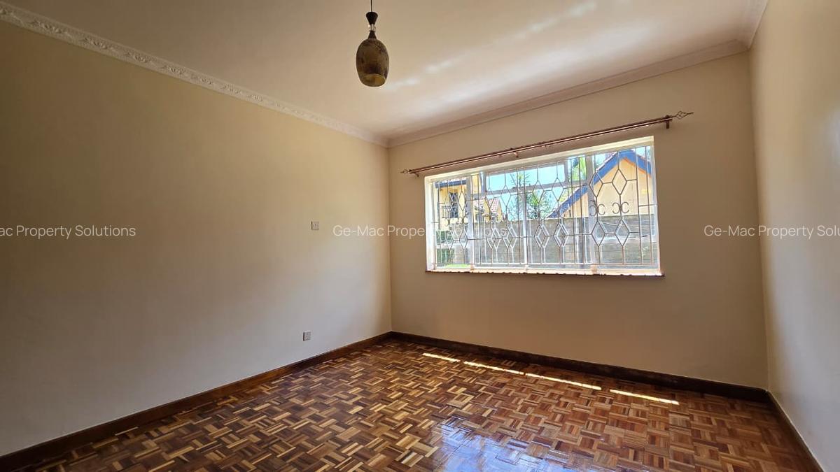 5 Bed House with En Suite in Loresho - 12