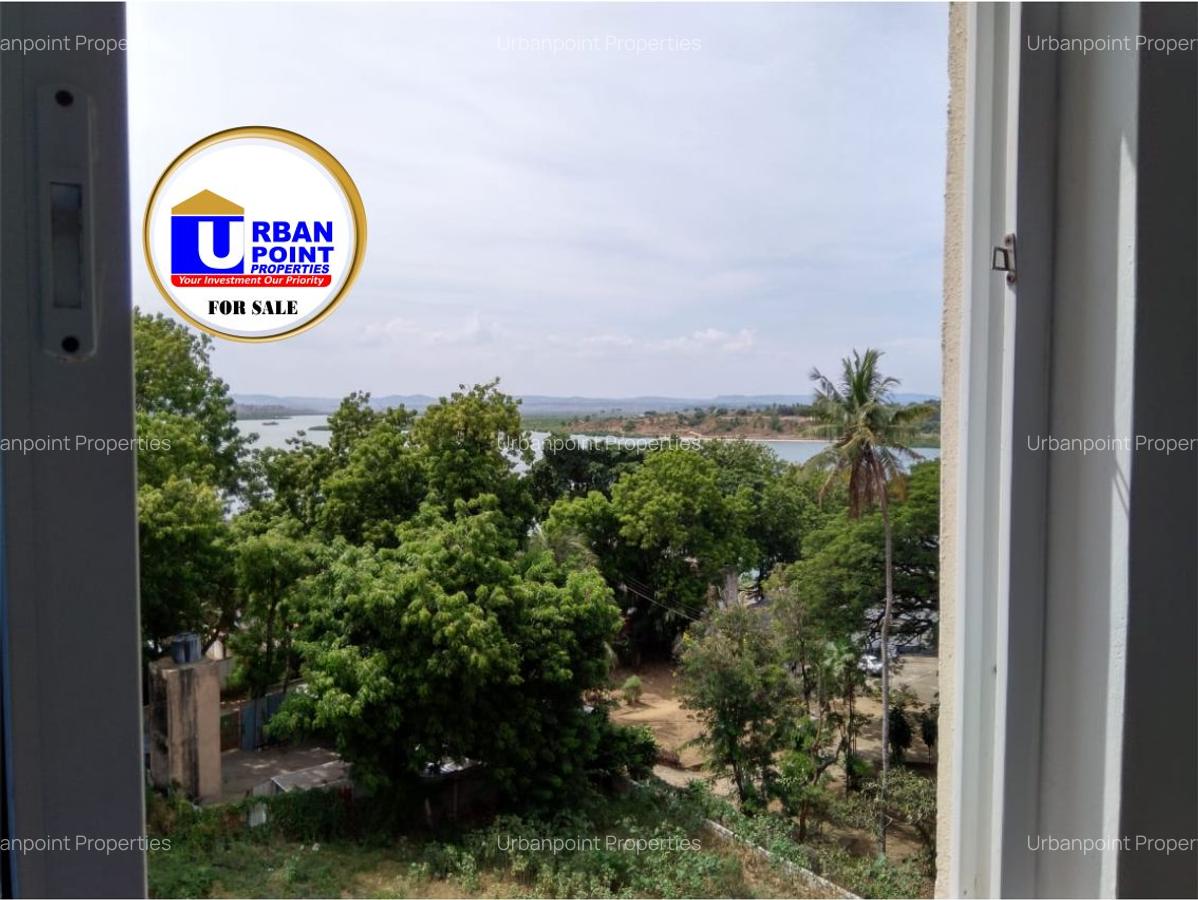 3 Bed Apartment with Parking in Tudor - 10