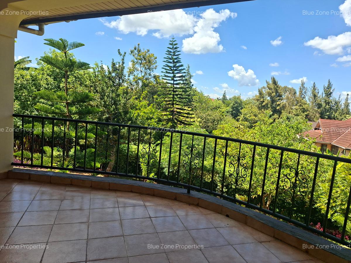 4 Bed Townhouse with En Suite at Off Glory Rd - 14