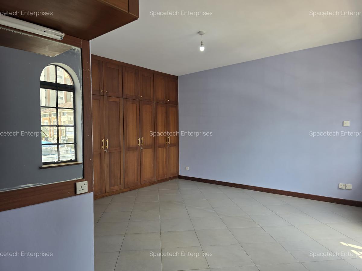 3 Bed Apartment with Backup Generator in Kilimani - 16