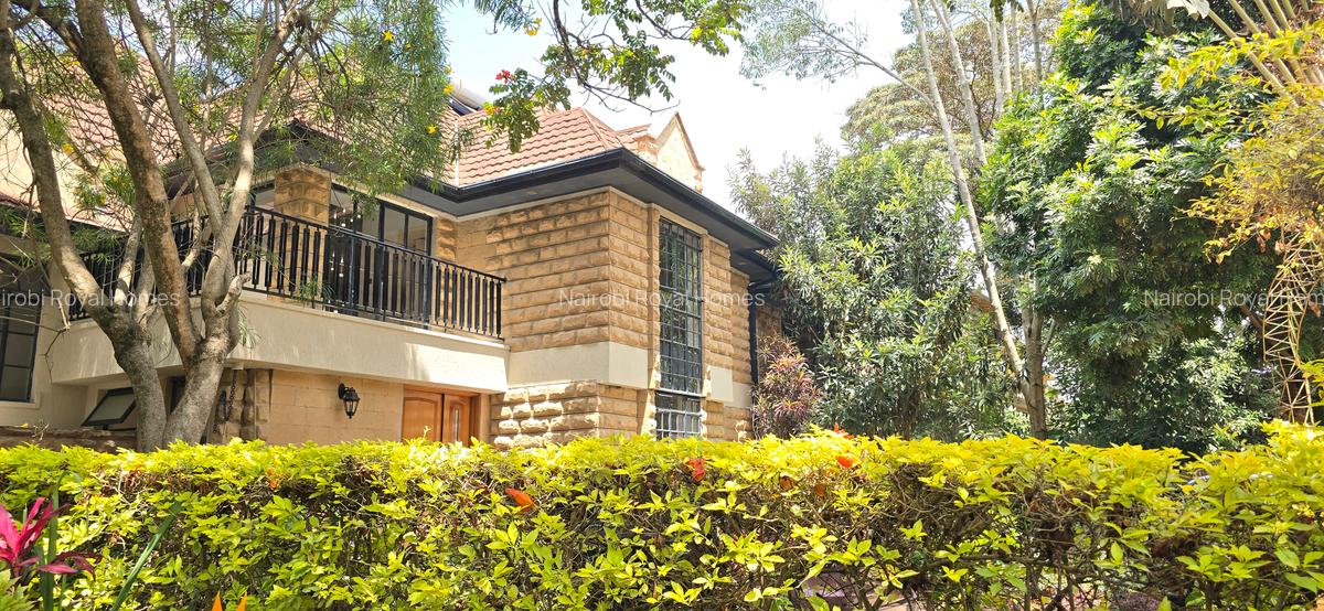 5 Bed Townhouse with En Suite at Lavington Green - 2