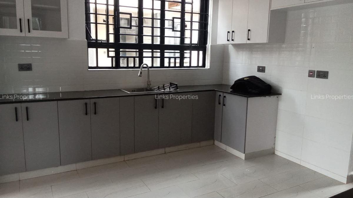 5 Bed Townhouse with En Suite at Karen - 8