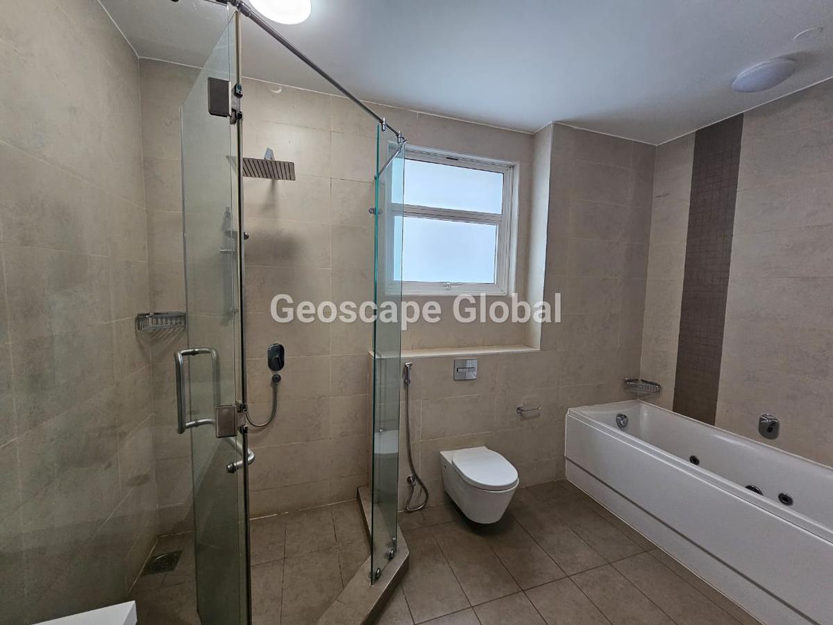 3 Bed Apartment with En Suite in Westlands Area - 10