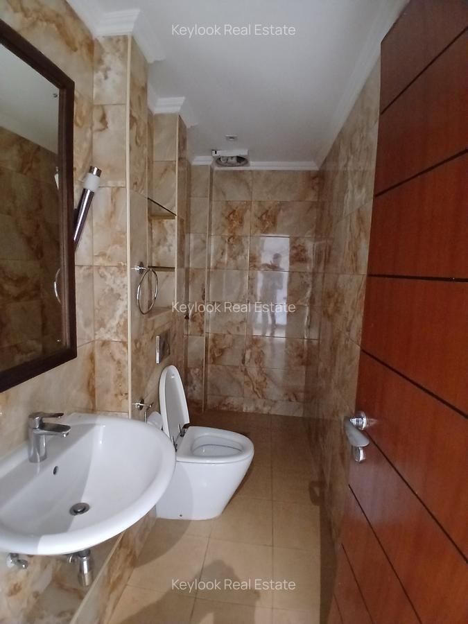 5 Bed Townhouse with En Suite at Lavington - 13