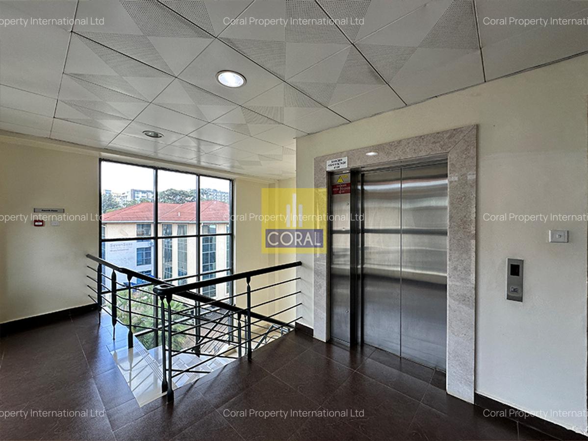 2,399 ft² Office in Riverside - 14