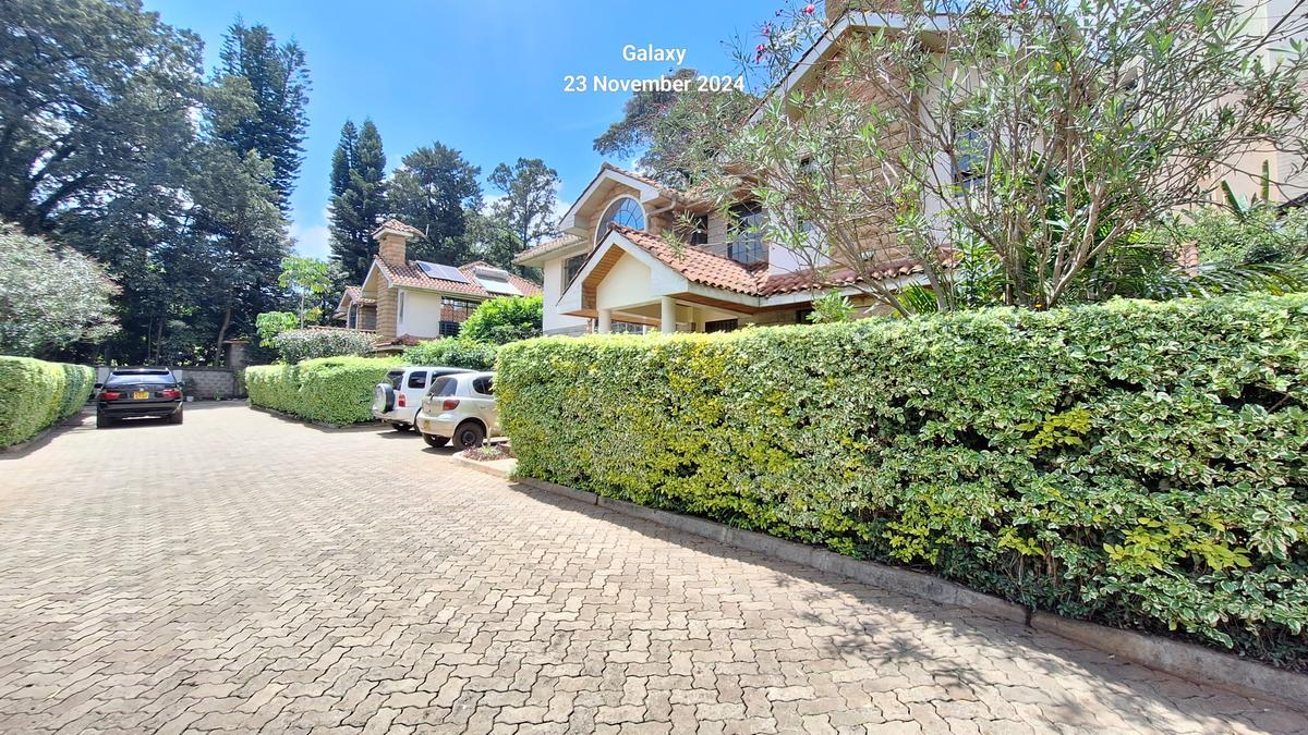 4 Bed Townhouse with En Suite in Lavington - 2