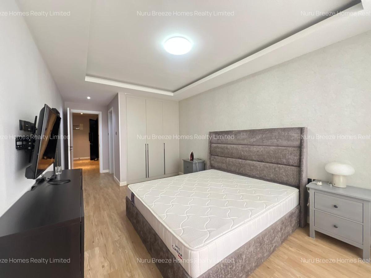 3 Bed Apartment with En Suite in Brookside - 5