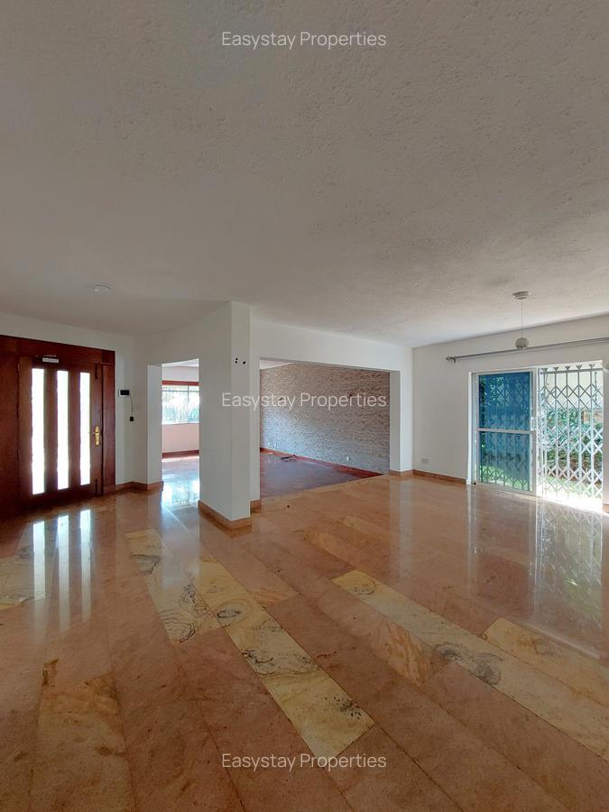 4 Bed Townhouse with En Suite in Brookside - 6