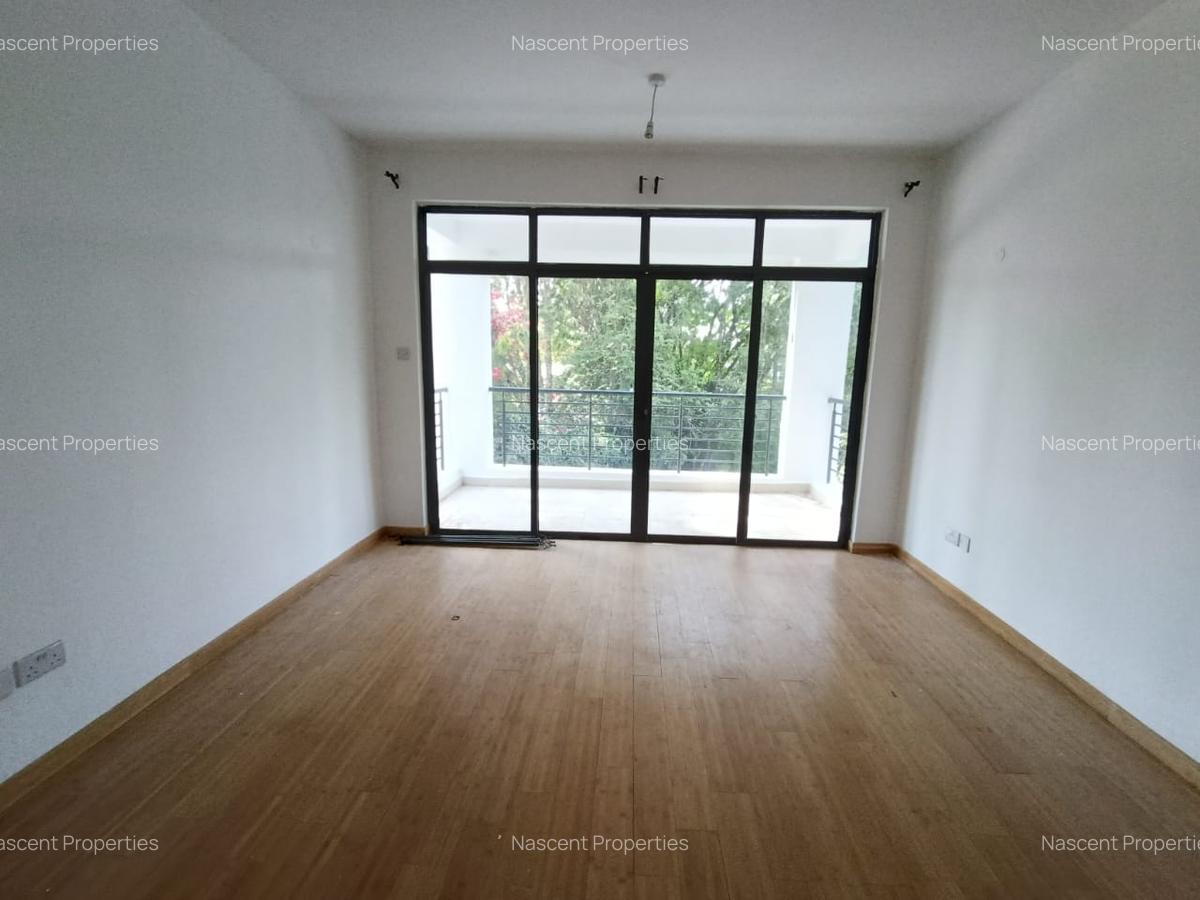 5 Bed Townhouse with En Suite in Lavington - 6