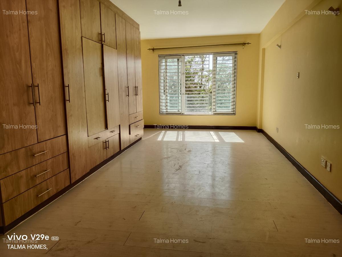3 Bed Apartment with En Suite at 4Th Parklands - 15