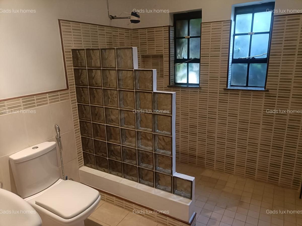 4 Bed Villa with En Suite at Runda - 16